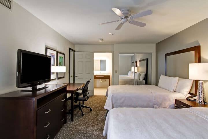 Room 16 of 40