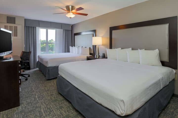 Room 5 of 32