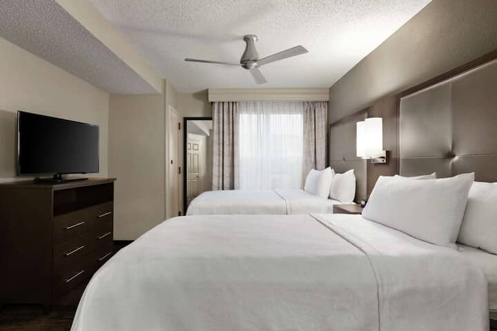 Room 6 of 33
