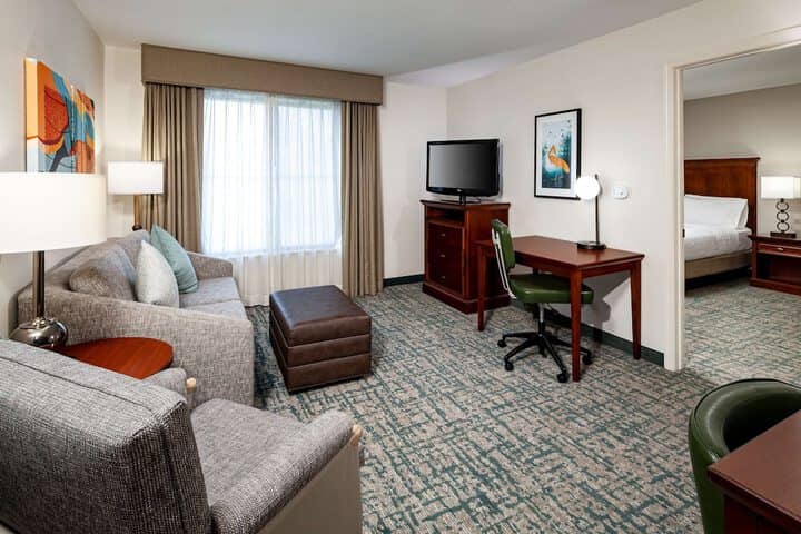 Room 8 of 43