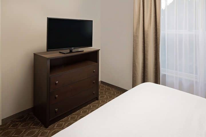 Room 8 of 34