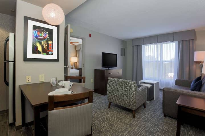 Room 15 of 32