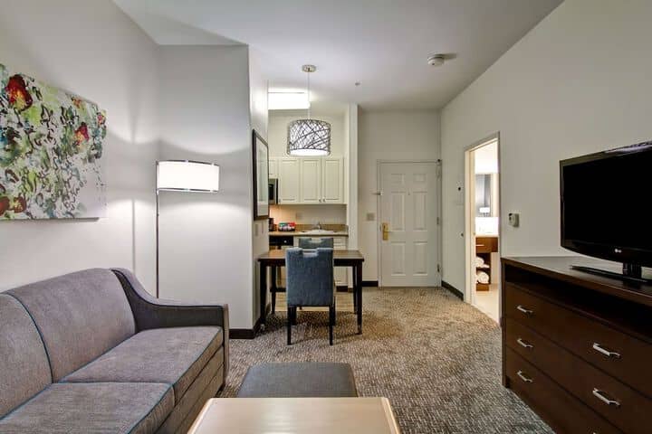 Room 11 of 40