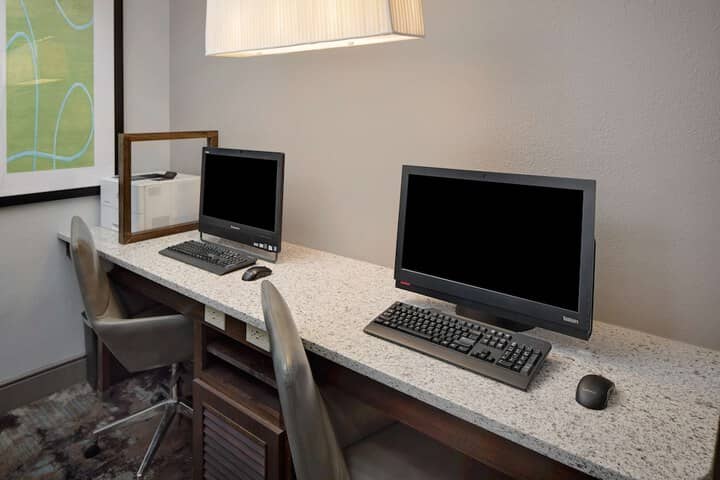 Business Center 24 of 29