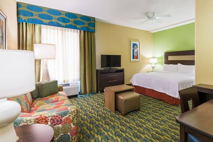 Room 4 of 32
