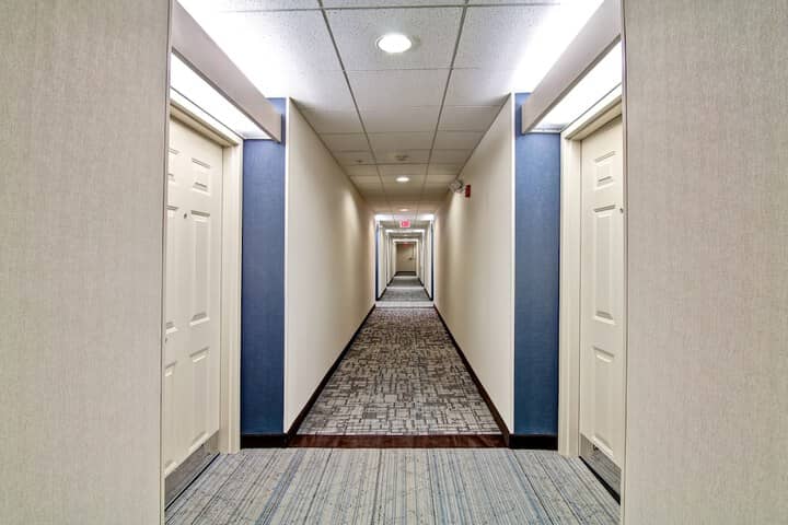 Ballroom/Hall 25 of 40