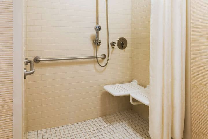 Room 15 of 32