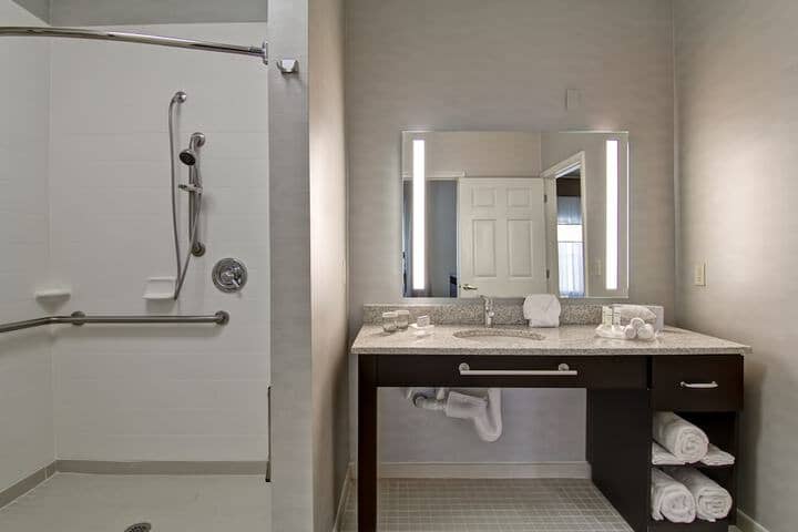 Room 15 of 40
