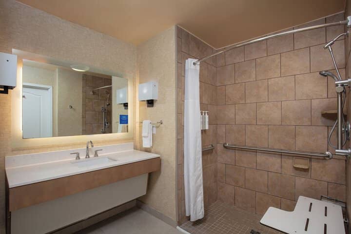 Room 15 of 30