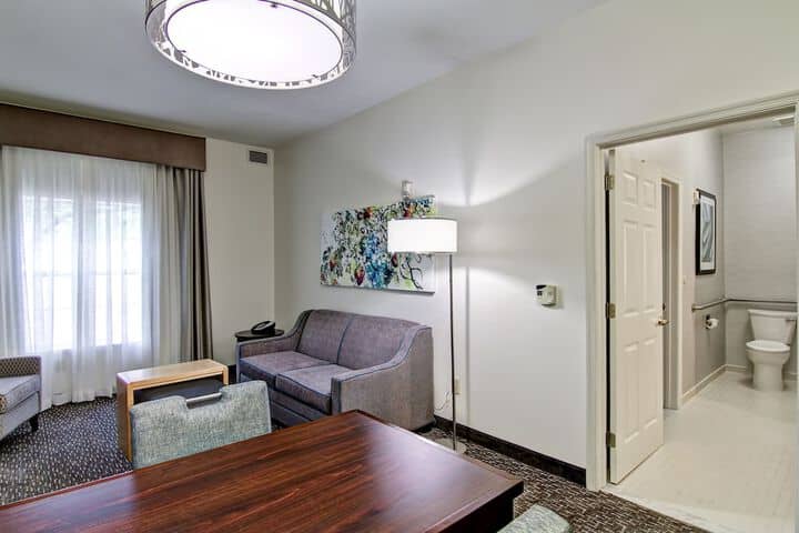 Room 6 of 40