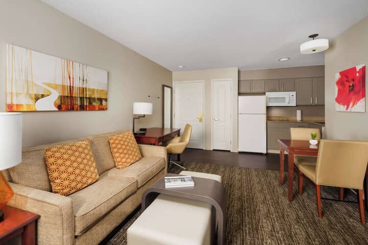 Room 14 of 32