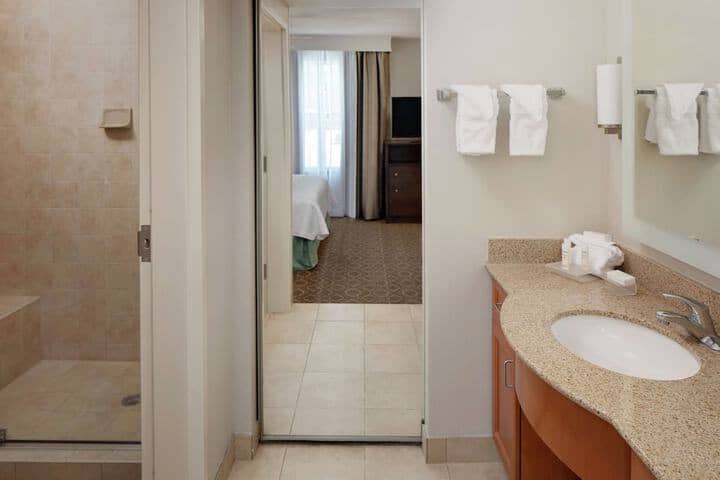 Room 6 of 34