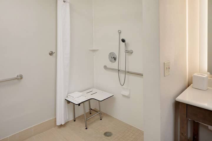 Room 15 of 29