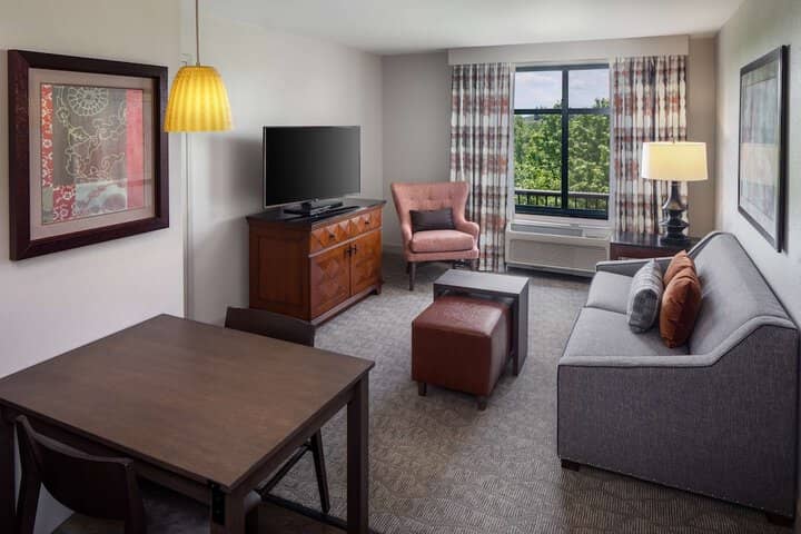 Room 17 of 40