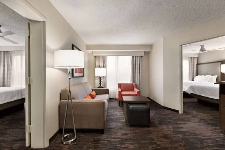 Room 11 of 33