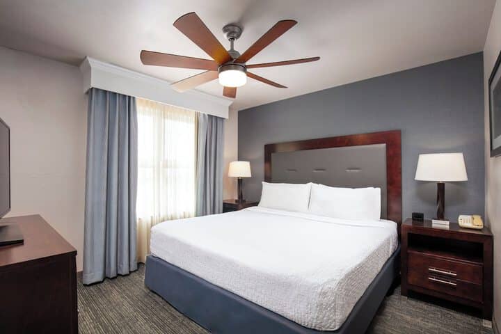Room 8 of 30