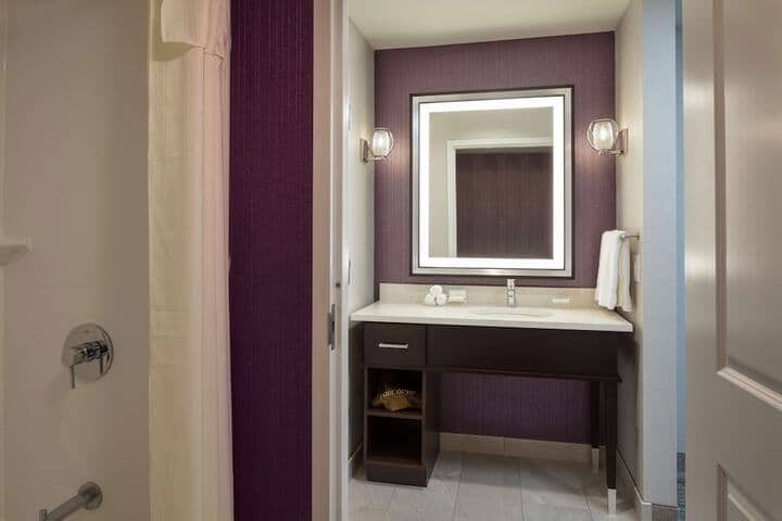 Room 27 of 35