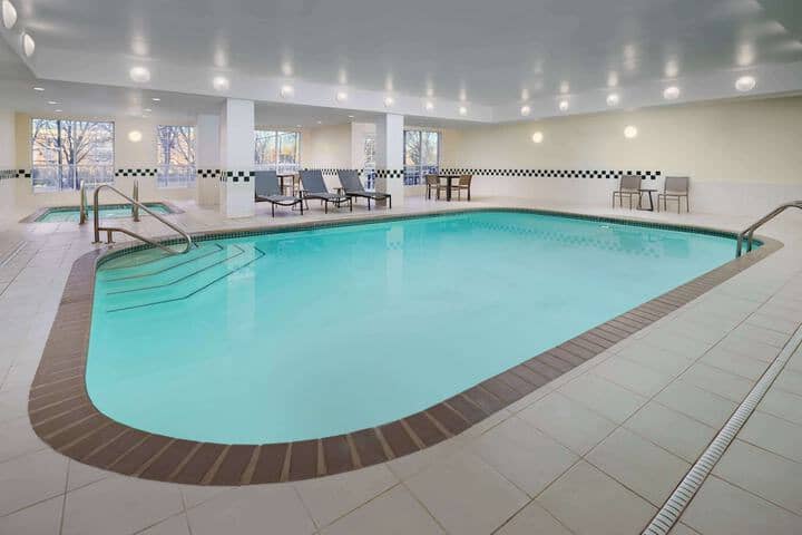 Pool 21 of 32