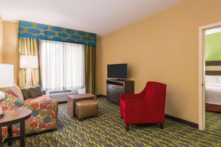 Room 11 of 32