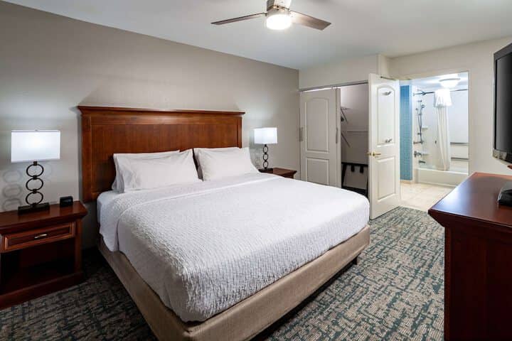 Room 9 of 43