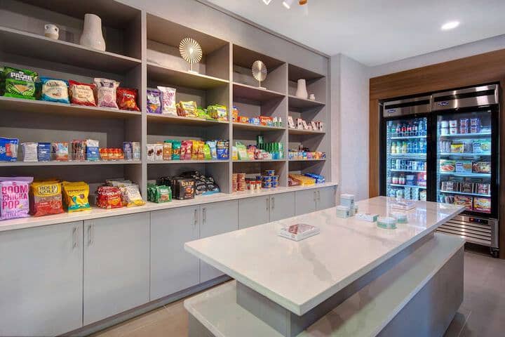 Snack bar