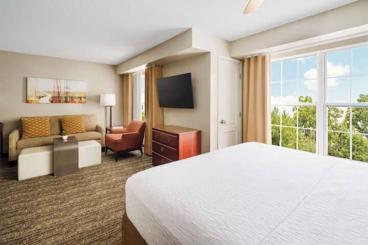 Room 15 of 32